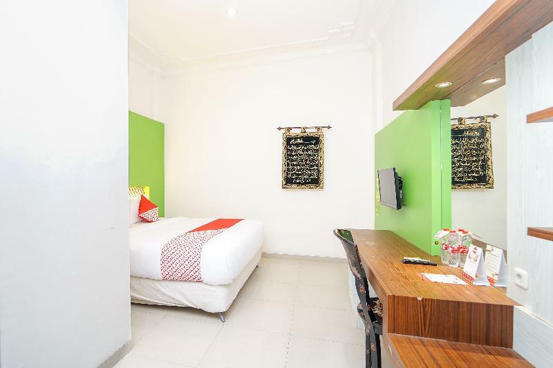 Oyo 231 Hotel Andita Syariah Sorabaya Extérieur photo