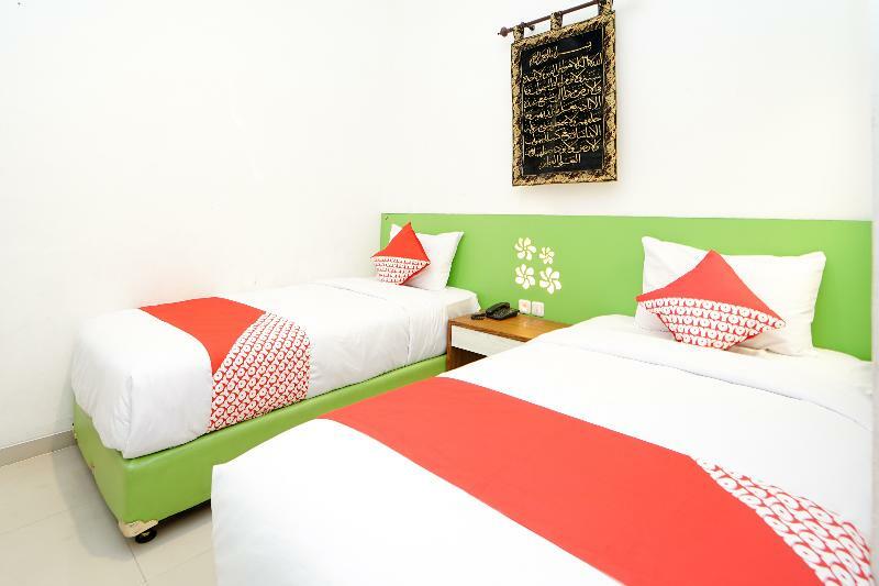 Oyo 231 Hotel Andita Syariah Sorabaya Extérieur photo