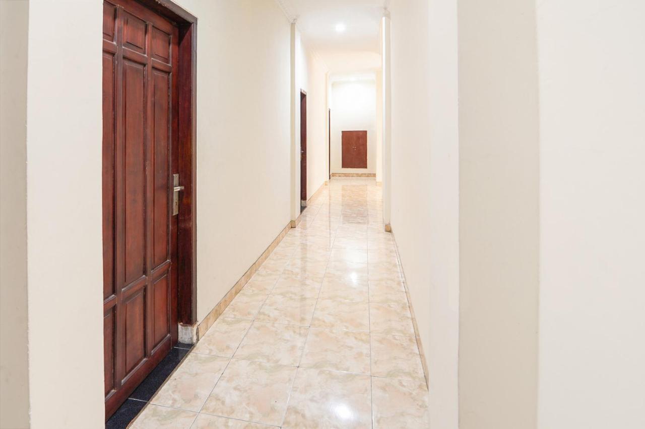 Oyo 231 Hotel Andita Syariah Sorabaya Extérieur photo