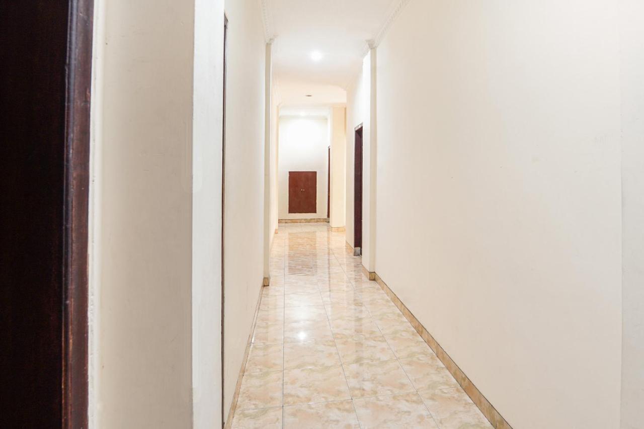 Oyo 231 Hotel Andita Syariah Sorabaya Extérieur photo