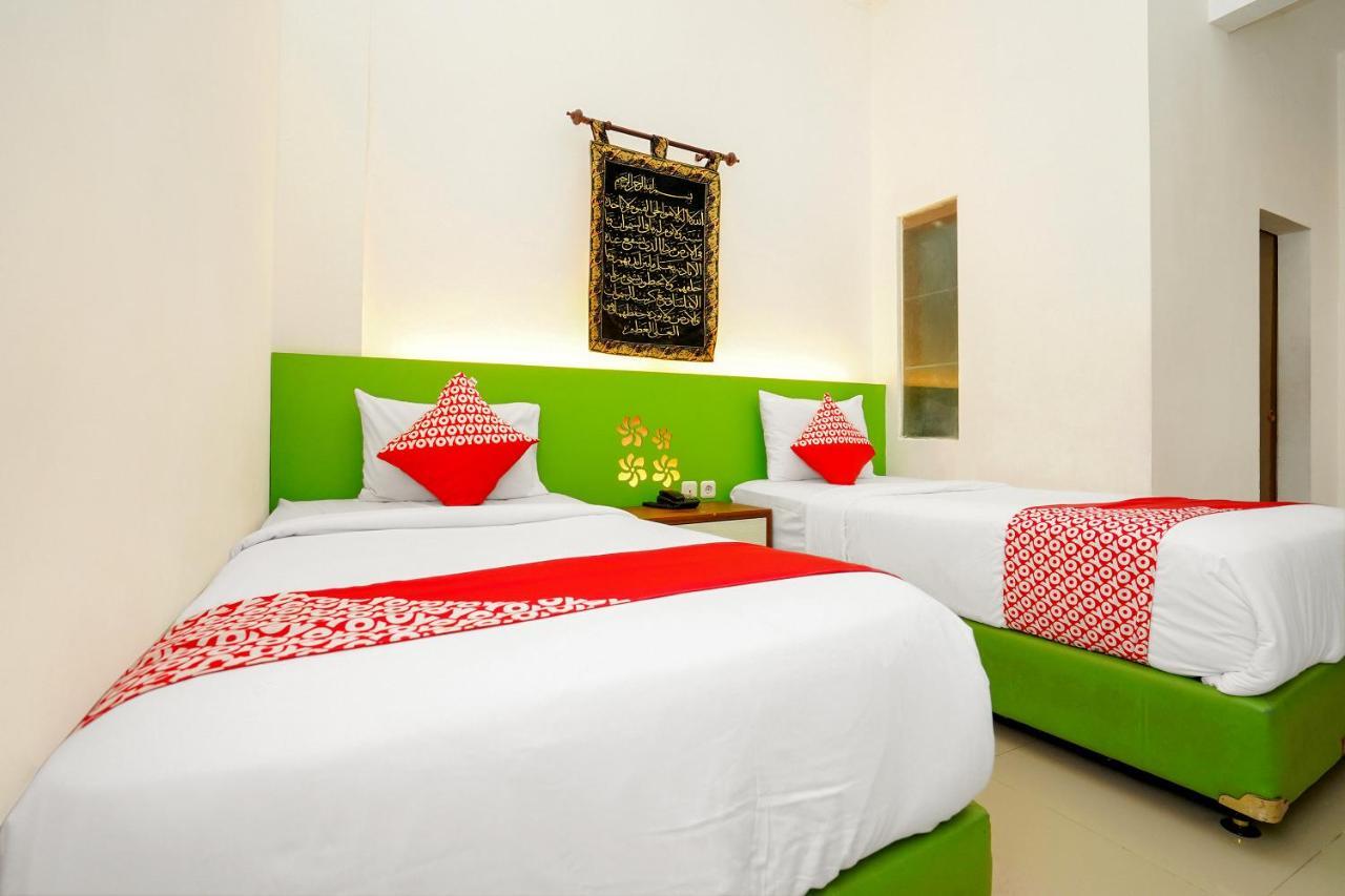 Oyo 231 Hotel Andita Syariah Sorabaya Extérieur photo