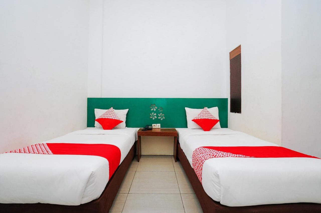 Oyo 231 Hotel Andita Syariah Sorabaya Extérieur photo