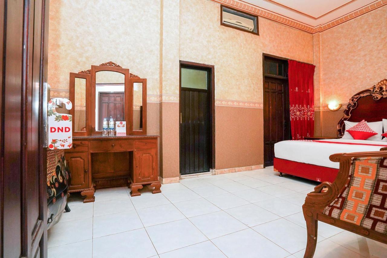 Oyo 231 Hotel Andita Syariah Sorabaya Extérieur photo
