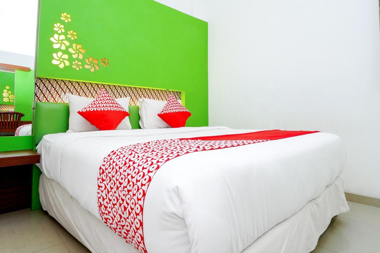 Oyo 231 Hotel Andita Syariah Sorabaya Extérieur photo